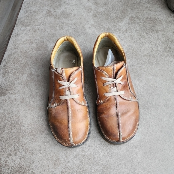 Dr. Martens 11232 Leather Oxfords - Picture 2 of 7